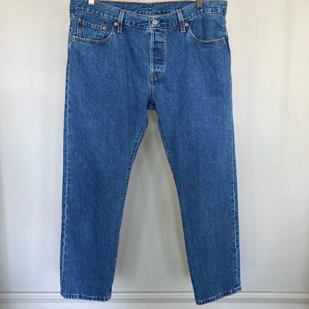 Levi’s 501 high-waisted medium-wash jeans. 💙 - Picture 4 of 8